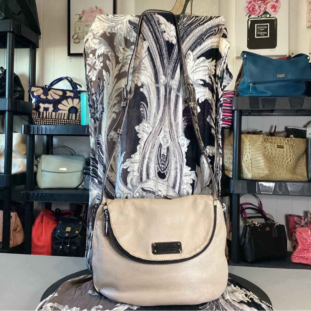 Marc by Marc Jacobs cream pebbled leather with snakeskin embossed trim and strap - Picture 2 of 14